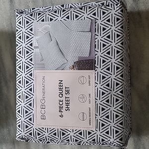 BCBG Queen Sheet Set